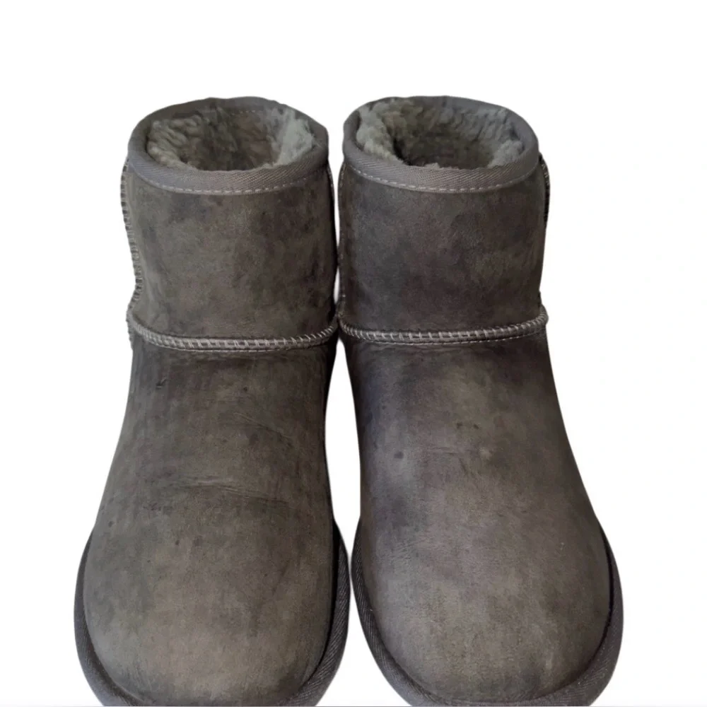 UGG Gray Classic Mini II Shearling Lined Ankle Boots Sz 9 Warm Snow Winter